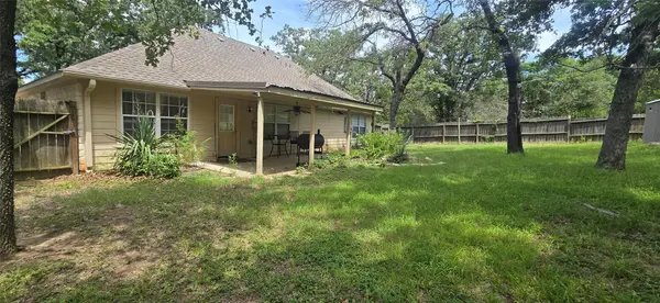 702 Ortega ST, Rockdale, TX 76567