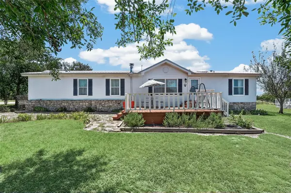 317 Rae LN, Jarrell, TX 76537
