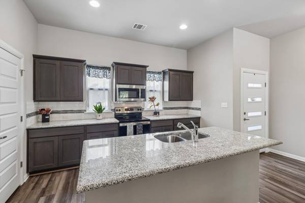 2701 Warren CV, Lago Vista, TX 78645