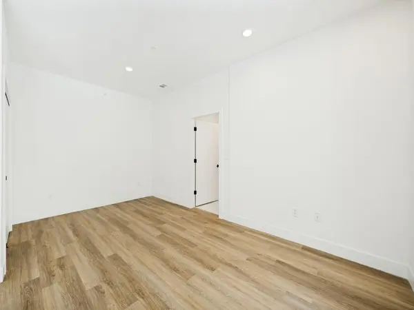 4315 S Congress Ave #220, Austin, TX 78745