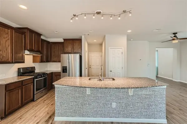 501 Cinnamon Teal LN, Leander, TX 78641