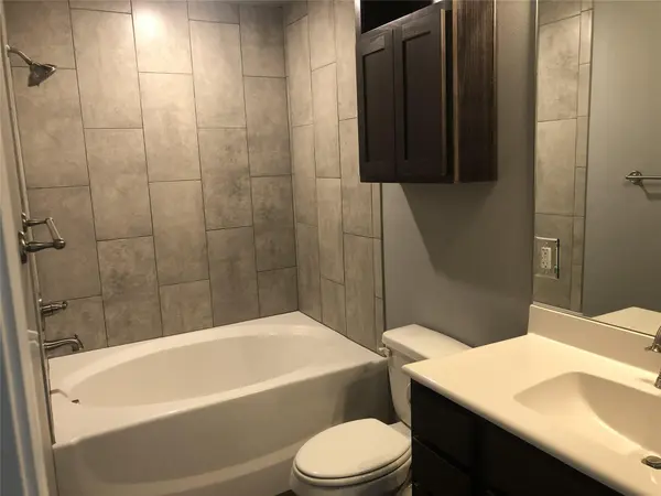 1818 Castroville TRL, Copperas Cove, TX 76522