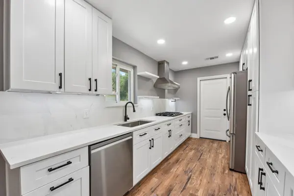 700 Woodview DR, Georgetown, TX 78628
