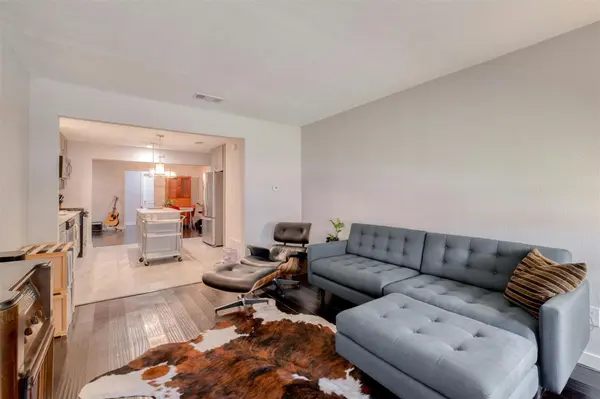 5502 Burgundy DR, Austin, TX 78724