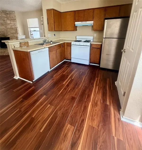 2201 Leah CV #C, Austin, TX 78748