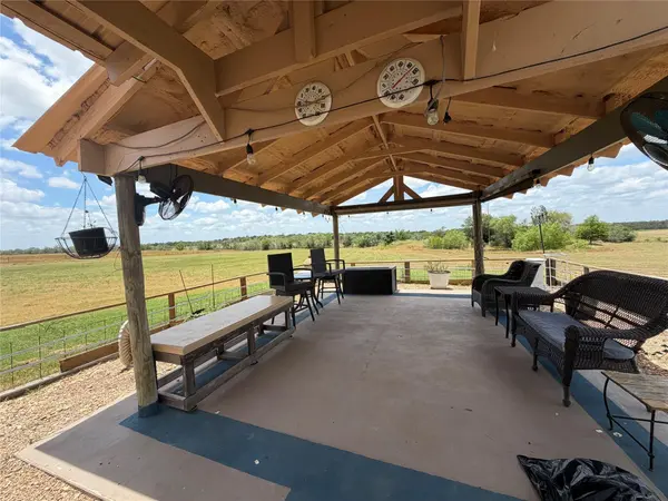 441 Molasses RD, Dale, TX 78616