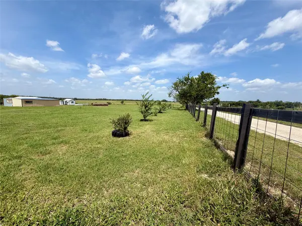 441 Molasses RD, Dale, TX 78616