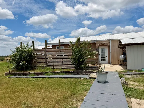441 Molasses RD, Dale, TX 78616