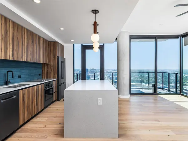 84 East Ave #3704, Austin, TX 78701
