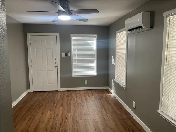 1113 Haynes ST, San Marcos, TX 78666