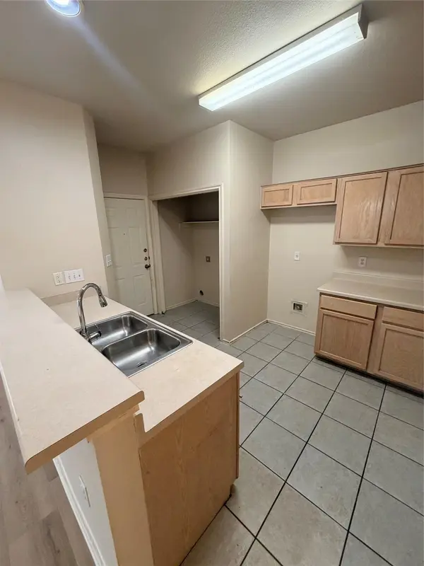 508 Tablerock CIR #B, Leander, TX 78641