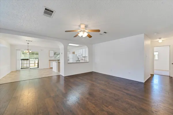 3602 Meadow Park DR, Round Rock, TX 78665