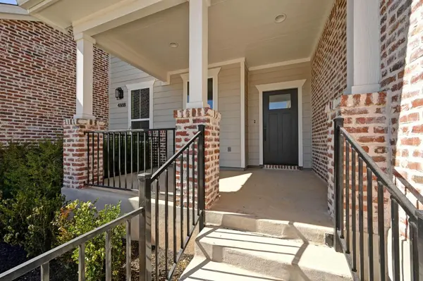 488 Orleanian DR #B, Buda, TX 78610