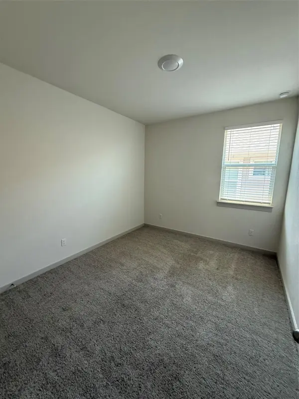 400 Barton Creek LN, Hutto, TX 78634