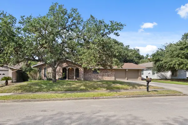 310 De Soto DR, Universal City, TX 78148