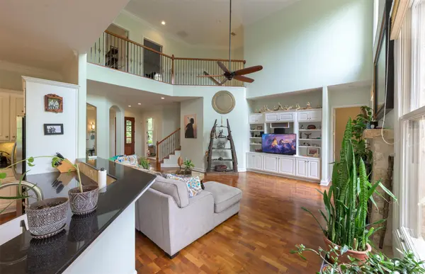 2013 Rue De St Tropez, Austin, TX 78746