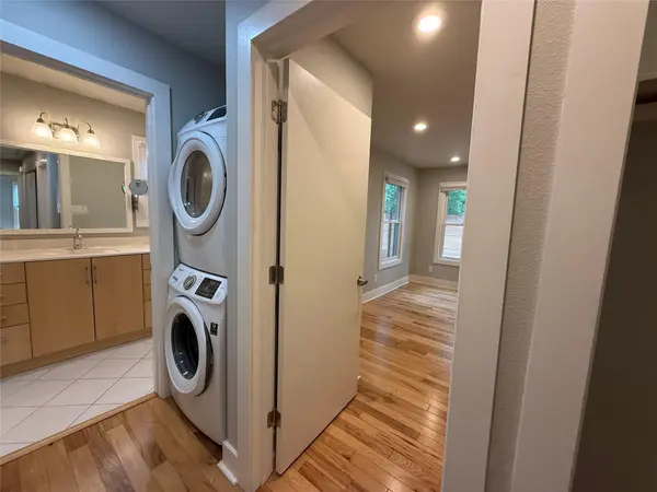 2105 Kinney Ave #B, Austin, TX 78704