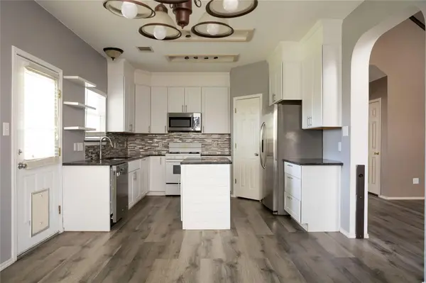 665 Reggie Jackson TRL, Round Rock, TX 78665