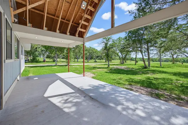 1156 County Road 437 N, Harwood, TX 78632