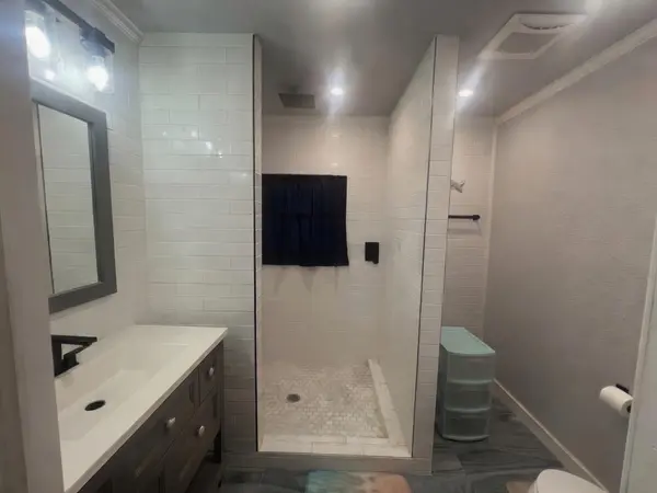 107 W 7th ST, Elgin, TX 78621