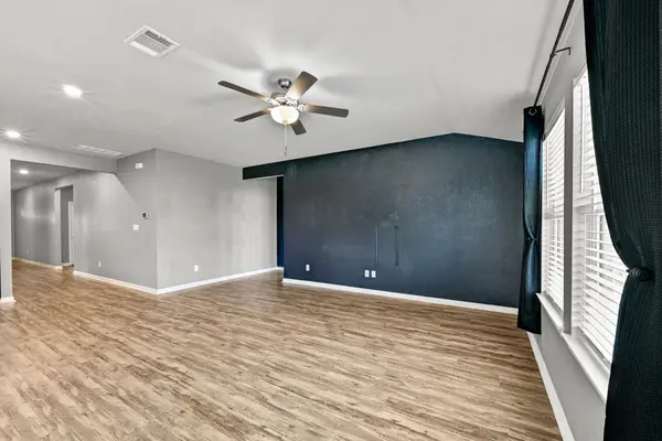 114 Grasslands TRL, Hutto, TX 78634