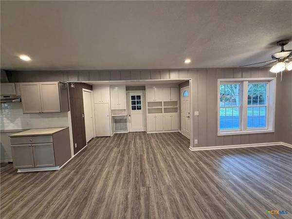 302 Smith ST, Gonzales, TX 78629