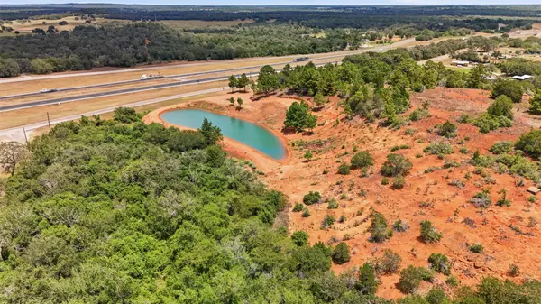 22187 Interstate 10, Luling, TX 78648