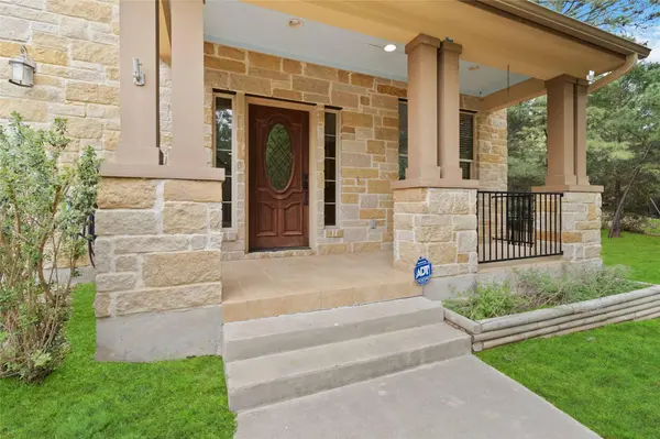 142 Kaanapali LN, Bastrop, TX 78602