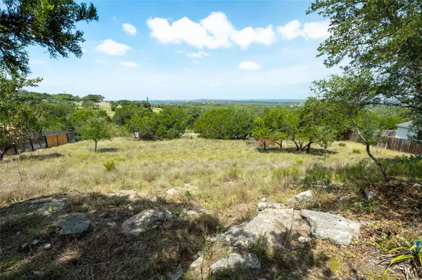 912 Daviot DR, Spicewood, TX 78669