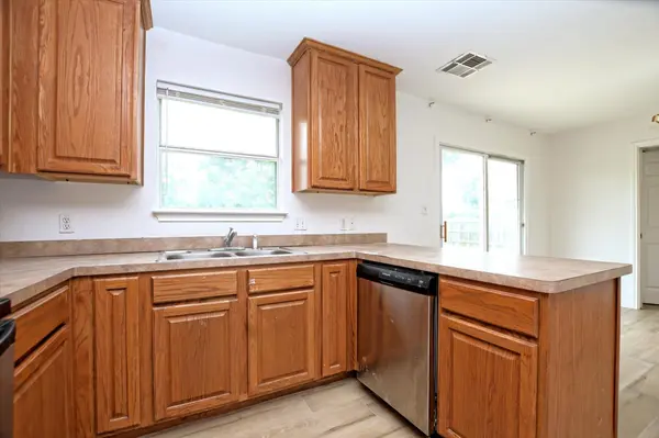 716 Honeysuckle DR, Leander, TX 78641