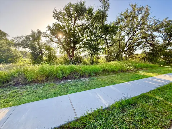 392 Blue Sage DR, Leander, TX 78641
