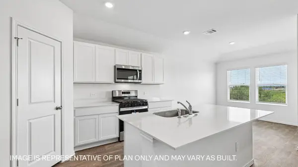 292 Gilmer LN, Buda, TX 78610