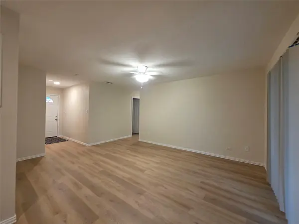104 E Eggleston ST, Manor, TX 78653