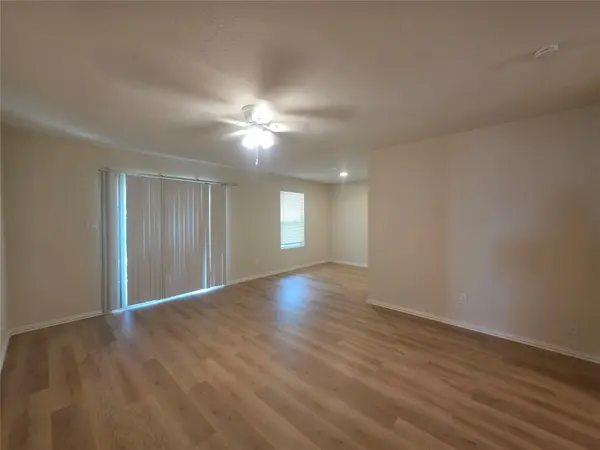 104 E Eggleston ST, Manor, TX 78653