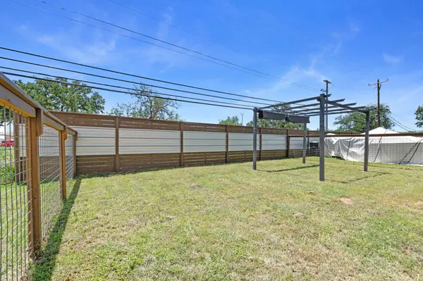 226 Big Oaks DR, Kingsland, TX 78639