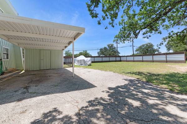 226 Big Oaks DR, Kingsland, TX 78639