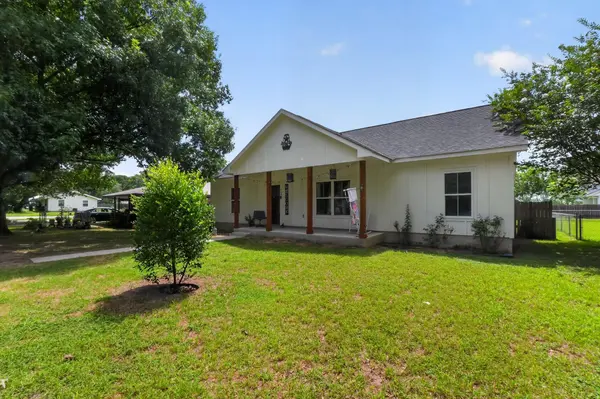 403 Lynch ST, Smithville, TX 78957