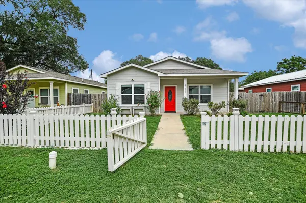 103 East ST, Smithville, TX 78957
