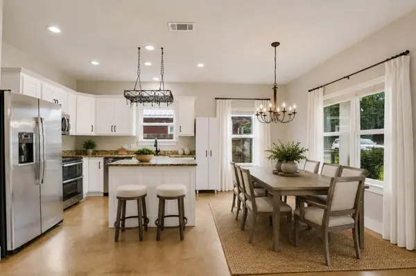 103 East ST, Smithville, TX 78957