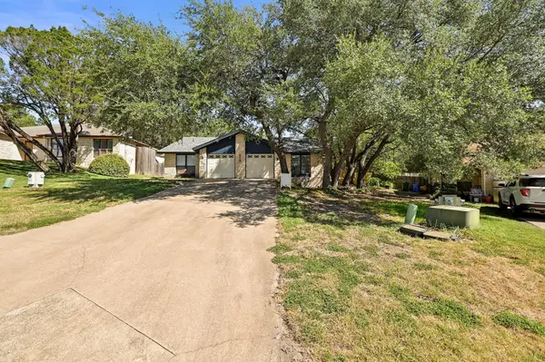 275 Mooring CIR #B, Lakeway, TX 78734