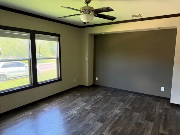 1712 17th ST, Hondo, TX 78861