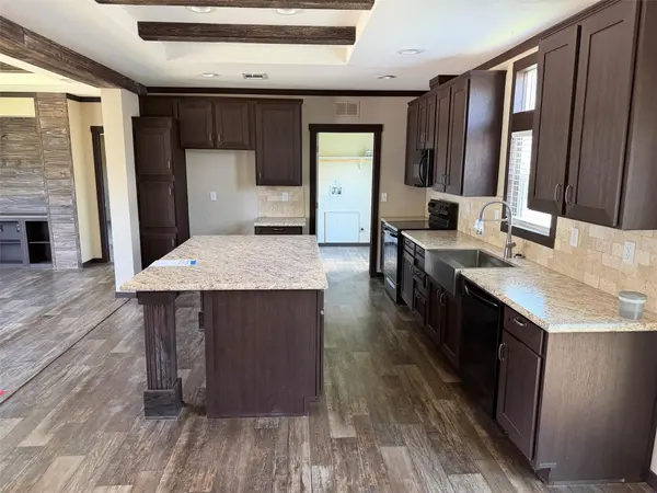 1712 17th ST, Hondo, TX 78861