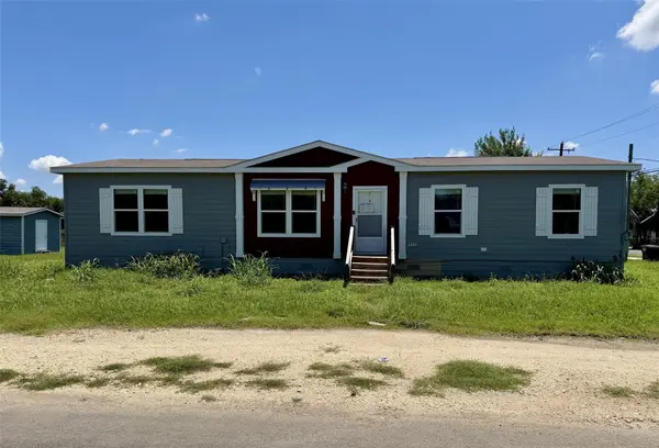 1712 17th ST, Hondo, TX 78861