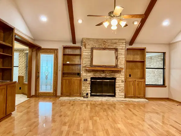 201 Oakwood DR, Georgetown, TX 78628