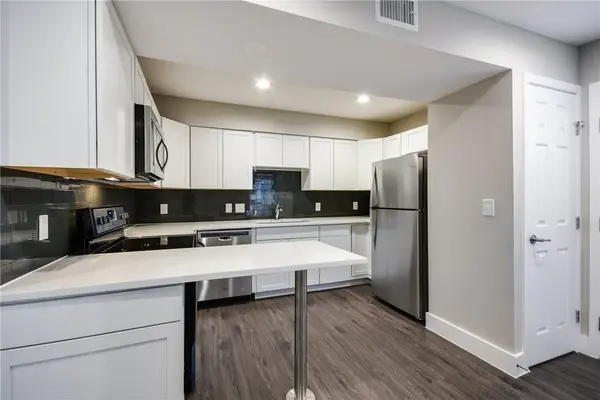 935 La Posada DR #142, Austin, TX 78752