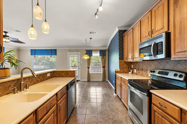 1105 SOUTH BROOK DR, Leander, TX 78641