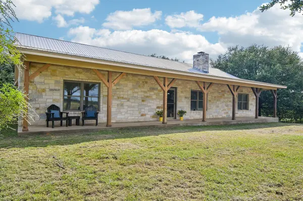 387 Goertz DR, Red Rock, TX 78662