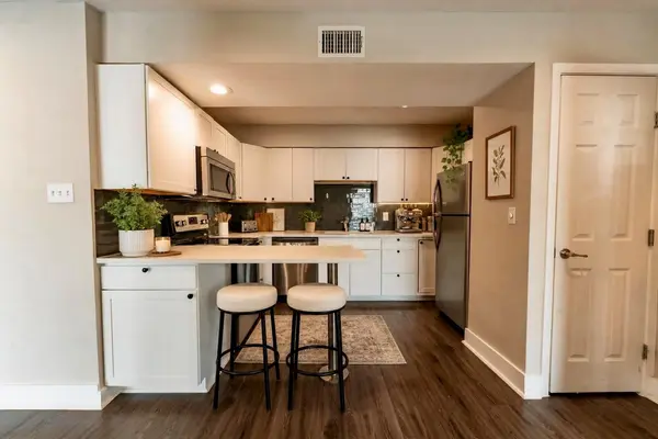 935 La Posada DR #154, Austin, TX 78752