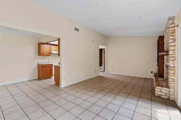 4809 BAYSIDE DR, Austin, TX 78744