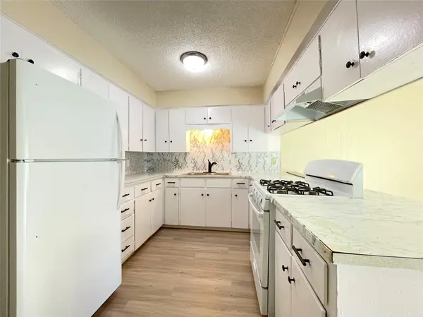 902 N Meadows DR #C, Austin, TX 78758